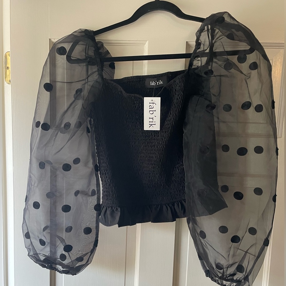 NWT FAB’RIK ORGANZA PUFF SLEEVE TOP SIZE L